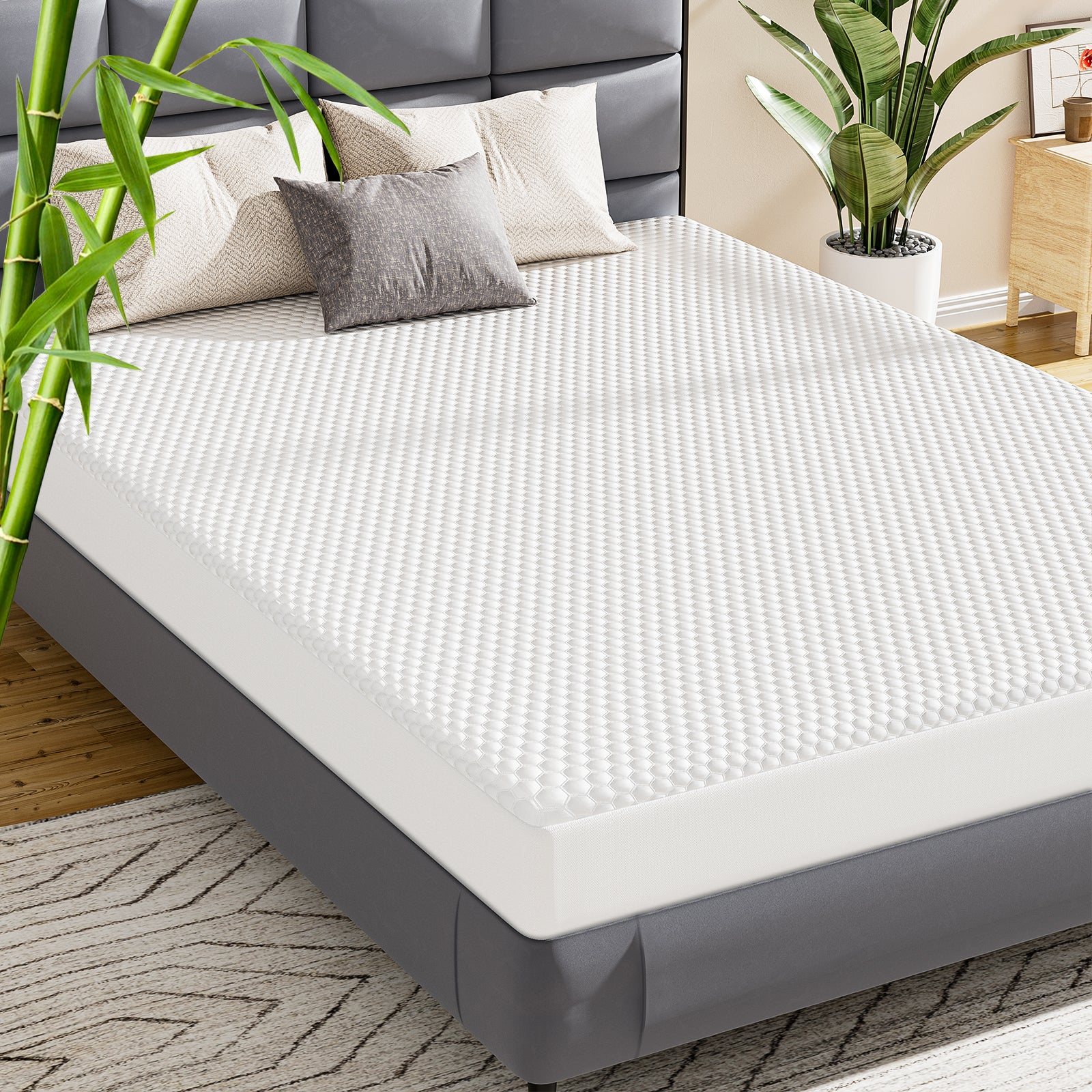 Mattress protector, waterproof mattress cover, soft, breathable, no noise, deep pockets, machine washable, white