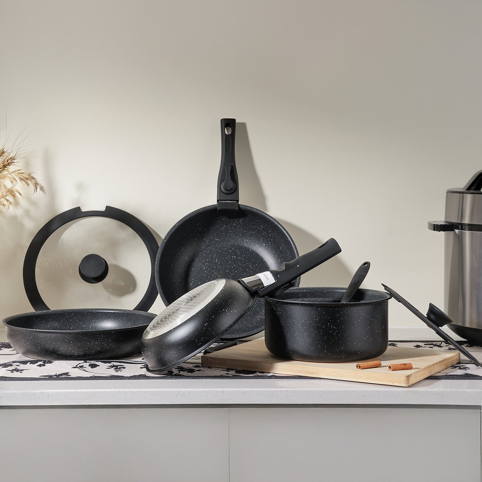 12-piece Non-Stick Cookware Set - Essential Pots and Pans with Detachable Handles for Convenient Cooking