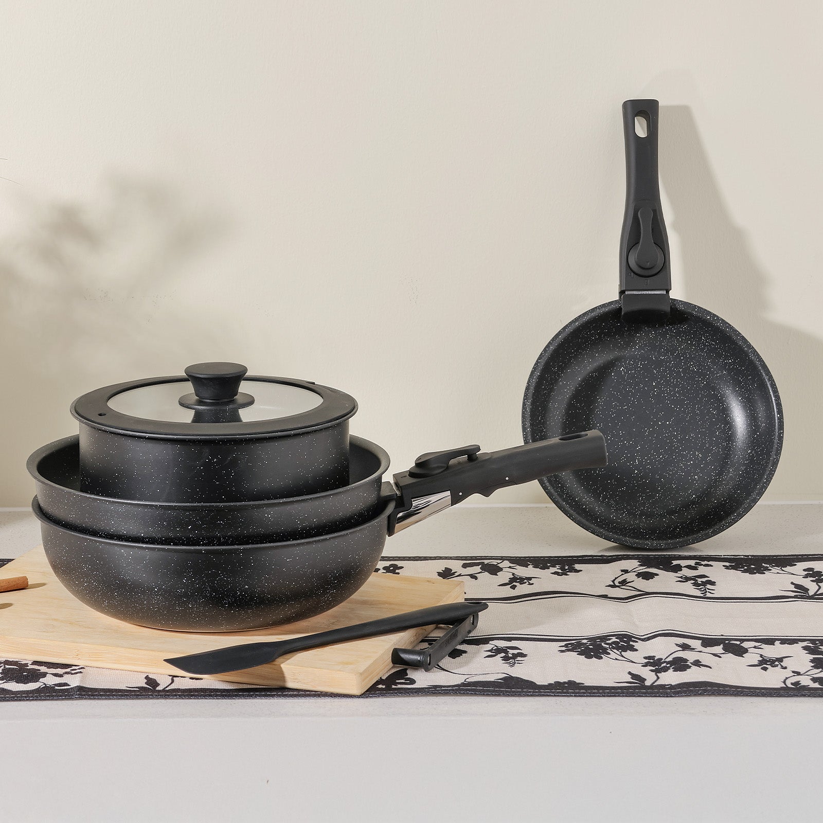 12-piece Non-Stick Cookware Set - Essential Pots and Pans with Detachable Handles for Convenient Cooking